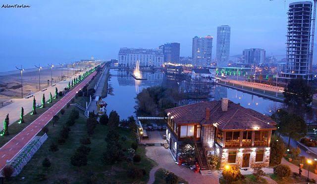 Nino Apartment On Pirosmani Batumi Zimmer foto