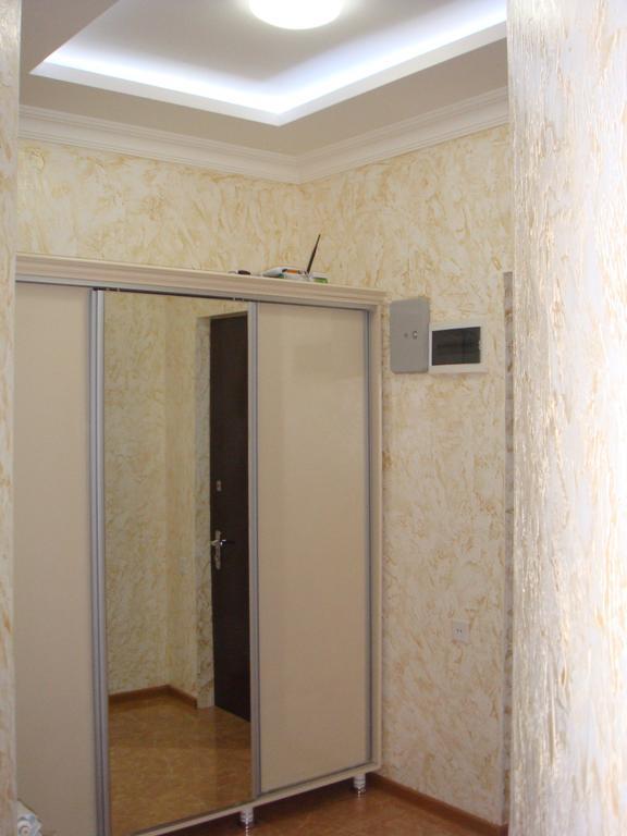 Nino Apartment On Pirosmani Batumi Zimmer foto